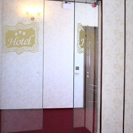 Hotel Onix Roman Dış mekan fotoğraf