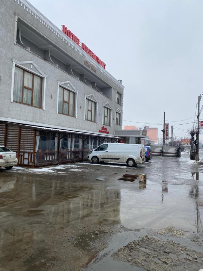 Hotel Onix Roman Dış mekan fotoğraf