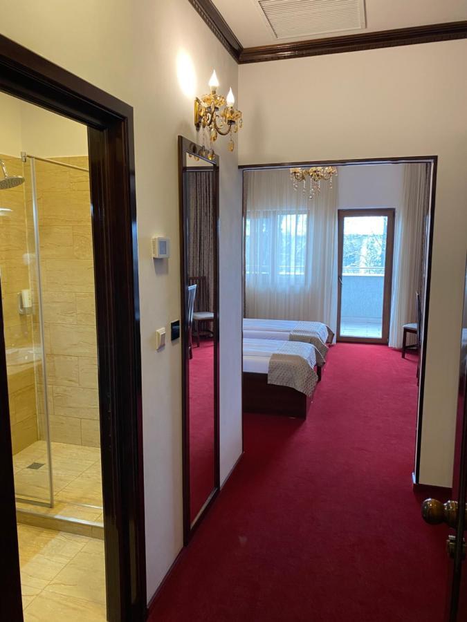 Hotel Onix Roman Dış mekan fotoğraf