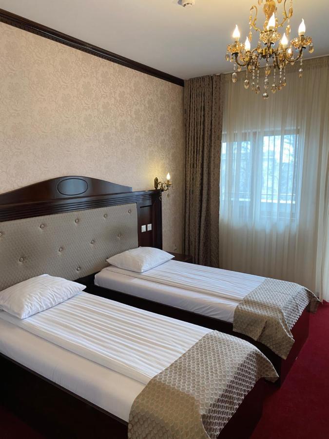 Hotel Onix Roman Dış mekan fotoğraf