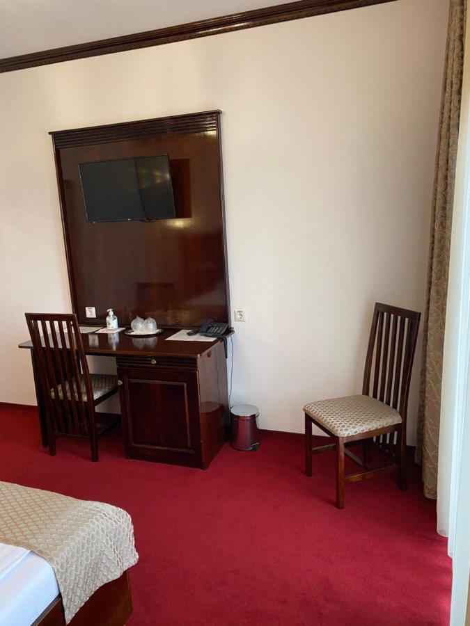 Hotel Onix Roman Dış mekan fotoğraf