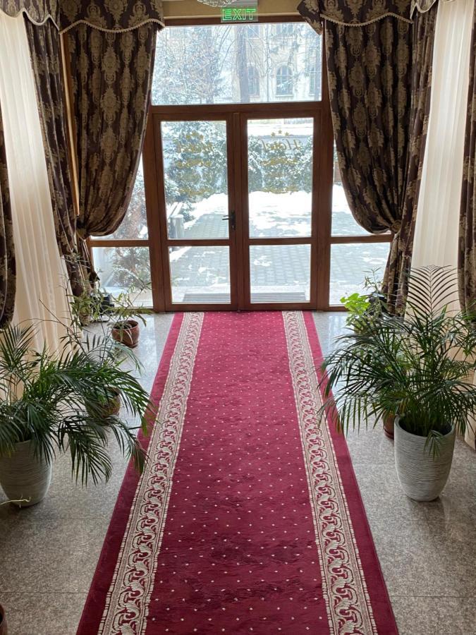 Hotel Onix Roman Dış mekan fotoğraf