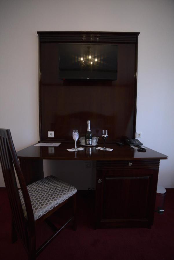 Hotel Onix Roman Dış mekan fotoğraf