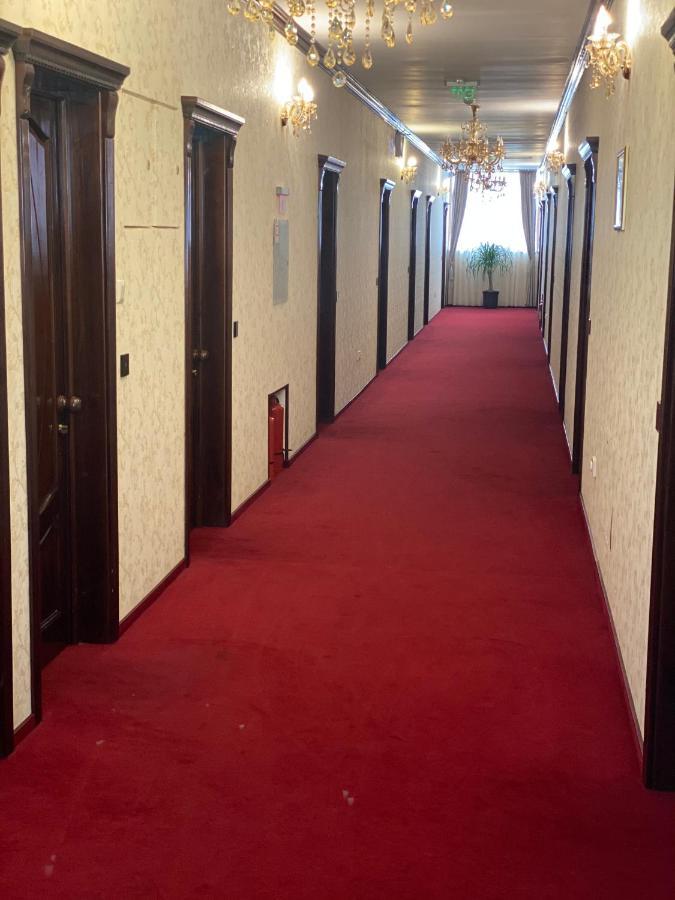 Hotel Onix Roman Dış mekan fotoğraf